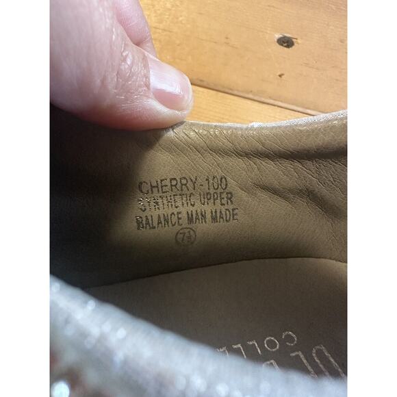 DeBlossom Collection Size 7.5 Silver Rhinestone Shoes Sparkle Swifty Flat Tie - Picture 5 of 9